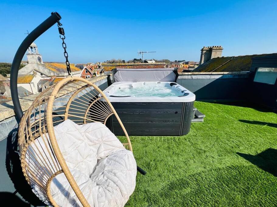 2 Bed Harbourside Penthouse With Hot Tub & Stunning Roof Terrace Apartment Weymouth Exterior photo